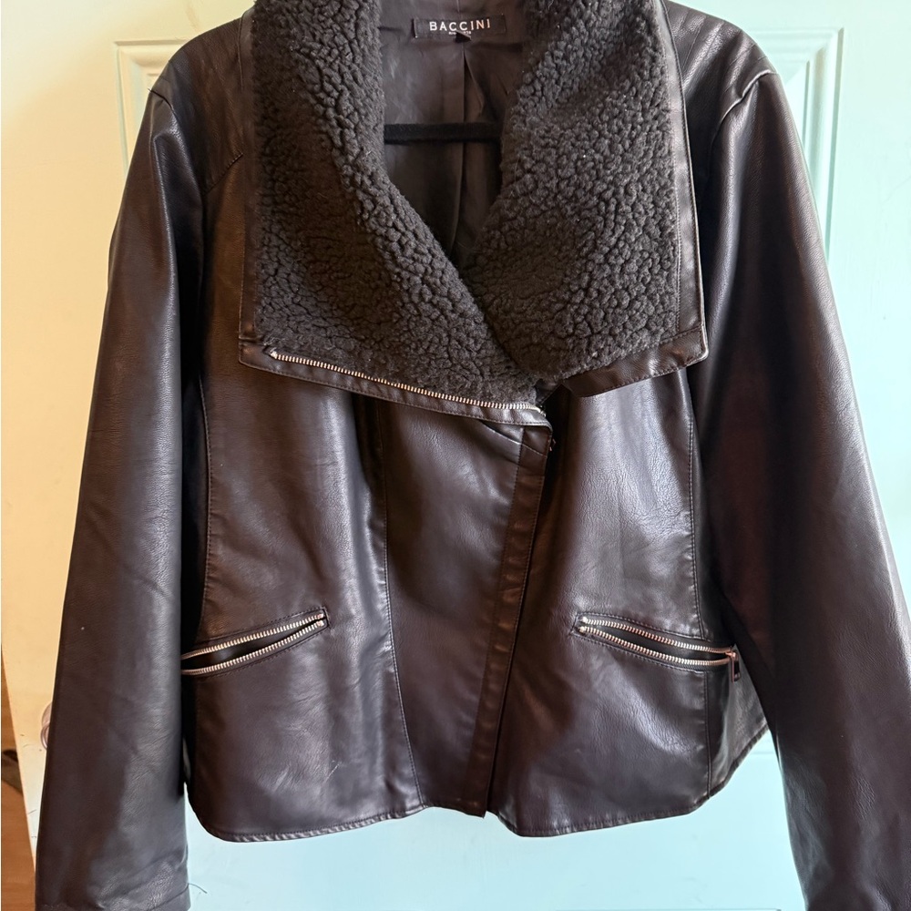 Baccini Women's Black faux leather Jacket with Shearling Collar - Picture 2 of 2